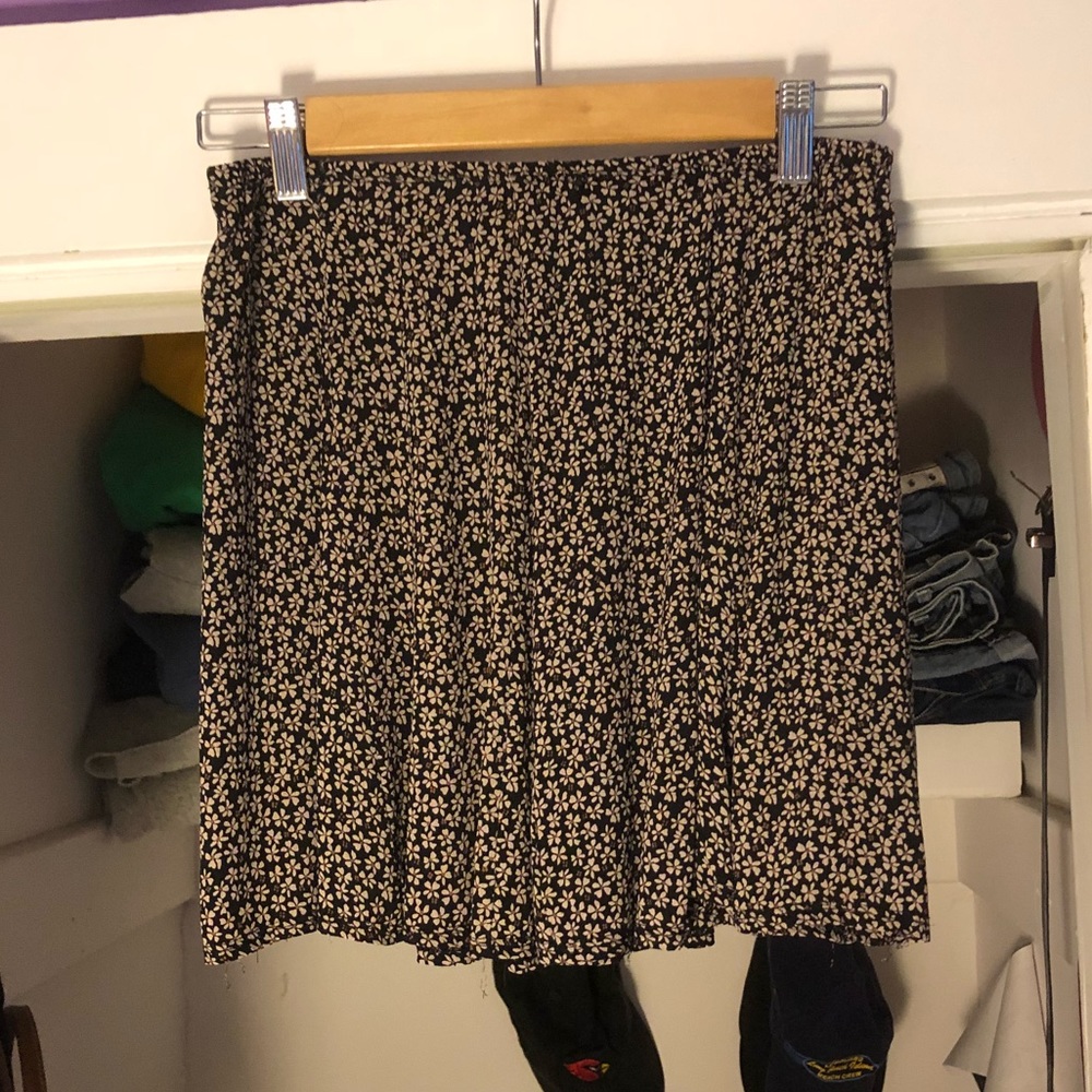 BRANDY MELVILLE SKIRT